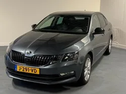Grijs Gebruikt 2020 Skoda Octavia Business Line Hatchback | € 21.850 (Eerlijke prijs)
