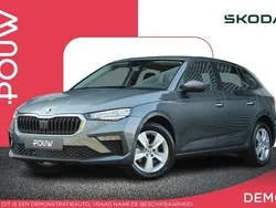 Grijs Gebruikt 2025 Skoda Scala Selection Hatchback | € 30.900 (Duur)