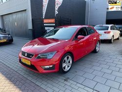 Rood, metallic lak Gebruikt 2013 Seat Leon SC Business Hatchback | € 7.499