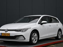 Wit Gebruikt 2022 VW Golf VIII Business Stationwagen | € 18.450 (Eerlijke prijs)