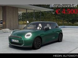 Groen Nieuw 2025 Mini Cooper SE Comfort Hatchback | € 41.990
