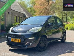 Zwart Gebruikt 2013 Peugeot 107 Sportium Hatchback | € 3.799 (Eerlijke prijs)