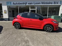 Rood Gebruikt 2021 Toyota Yaris Executive Hatchback | € 22.250 (Eerlijke prijs)