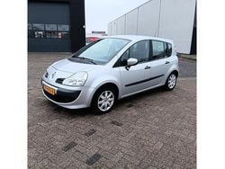 Grijs Gebruikt 2009 Renault Grand Modus Expression MPV | € 2.999 (Eerlijke prijs)