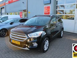 Zwart Gebruikt 2017 Ford Kuga Titanium SUV | € 18.900 (Eerlijke prijs)