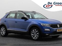 Blauw Gebruikt 2018 VW T-Roc Business SUV | € 18.950 (Eerlijke prijs)