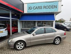 Grijs Gebruikt 2006 Mercedes E280 Avantgarde Sedan | € 2.975 (Eerlijke prijs)