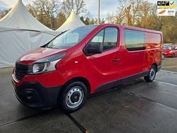 Rood Gebruikt 2019 Renault Trafic MPV | € 9.950 (Super prijs)