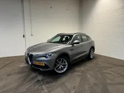 Grijs Gebruikt 2017 Alfa Romeo Stelvio Super SUV | € 23.495 (Goede deal)