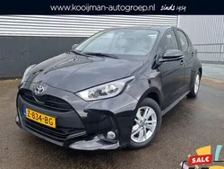 Zwart Gebruikt 2024 Toyota Yaris Hybrid Active Hatchback | € 23.699 (Eerlijke prijs)