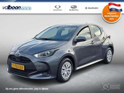 Grijs Gebruikt 2023 Toyota Yaris Hybrid Active Hatchback | € 21.450 (Eerlijke prijs)