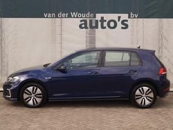 Blauw, metallic lak Gebruikt 2020 VW Golf VIII GTE Hatchback | € 17.900 (Super prijs)