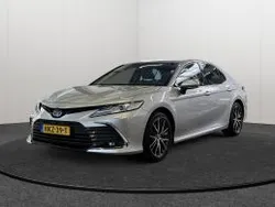 Zilver metallic Gebruikt 2023 Toyota Camry Executive Sedan | € 38.945