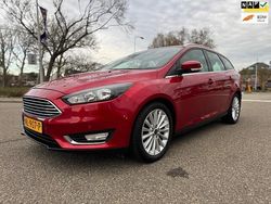 Rood Gebruikt 2017 Ford Focus Titanium Stationwagen | € 6.495 (Super prijs)
