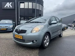 Grijs Gebruikt 2006 Toyota Yaris Luna Hatchback | € 5.250 (Iets duurder)