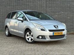 Grijs Gebruikt 2011 Peugeot 5008 MPV | € 3.150