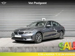 Mineralgrau metallic (grijs metallic) Gebruikt 2020 BMW 330e Comfort Edition Sedan | € 35.900 (Iets duurder)