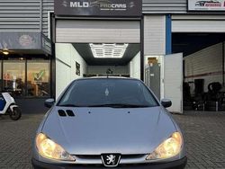 Grijs Gebruikt 2002 Peugeot 206 Cabriolet | € 1.500 (Eerlijke prijs)