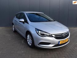 Grijs Gebruikt 2019 Opel Astra Edition Hatchback | € 8.950 (Eerlijke prijs)