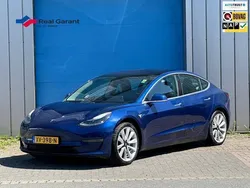 Blauw, metallic lak Gebruikt 2019 Tesla Model 3 Long Range Sedan | € 20.499 (Goede deal)