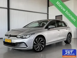 Grijs Gebruikt 2020 VW Golf VIII Life Hatchback | € 19.950 (Eerlijke prijs)