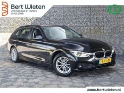 Zwart Gebruikt 2018 BMW 318 Stationwagen | € 14.995 (Eerlijke prijs)