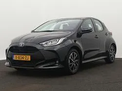 Zwart Gebruikt 2024 Toyota Yaris Hatchback | € 20.945 (Eerlijke prijs)