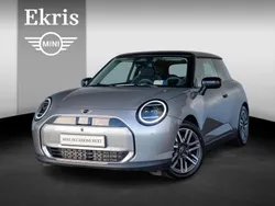 Grijs, metallic lak Gebruikt 2025 Mini Cooper Hatchback | € 36.950