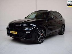 Zwart (metallic) Gebruikt 2021 BMW X5 M Sport SUV | € 54.945 (Super prijs)