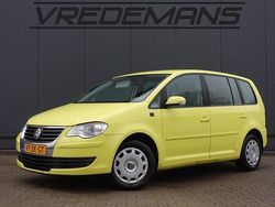 Geel Gebruikt 2008 VW Touran Comfortline MPV | € 2.950 (Goede deal)