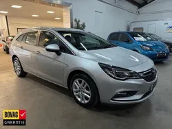Grijs Gebruikt 2017 Opel Astra Stationwagen | € 8.950 (Eerlijke prijs)