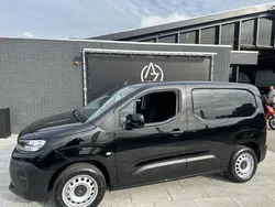 Zwart Nieuw 2024 Opel Combo MPV | € 26.950 (Iets duurder)