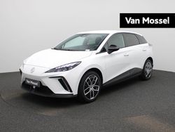 Wit Gebruikt 2023 MG MG4 EV Luxury Hatchback | € 23.495 (Eerlijke prijs)