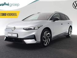 Wit, metallic lak Gebruikt 2024 VW ID.7 Edition Stationwagen | € 52.300 (Eerlijke prijs)