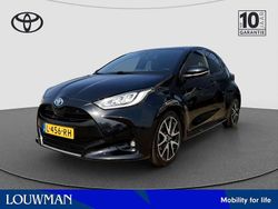Zwart Gebruikt 2021 Toyota Yaris Hybrid Executive Hatchback | € 20.950 (Eerlijke prijs)