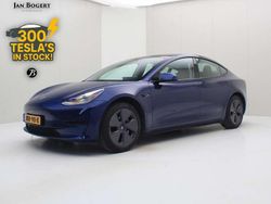 Blauw, metallic lak Gebruikt 2021 Tesla Model 3 Standard Range Sedan | € 25.900 (Eerlijke prijs)