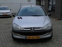 Grijs Gebruikt 2002 Peugeot 206 Hatchback | € 1.500 (Iets duurder)
