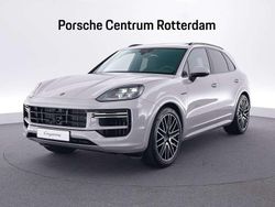 Grijs Gebruikt 2025 Porsche Cayenne Turbo E-Hybrid SUV | € 249.900 (Iets duurder)