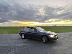 Blauw Gebruikt 2006 BMW 320 Executive Sedan | € 2.500 (Eerlijke prijs)