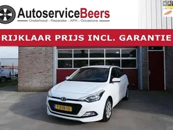 Wit, metallic lak Gebruikt 2015 Hyundai i20 Hatchback | € 7.850 (Eerlijke prijs)