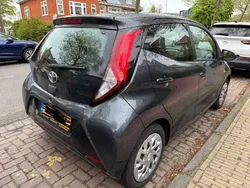 Grijs Gebruikt 2019 Toyota Aygo X-play Hatchback | € 8.500 (Goede deal)