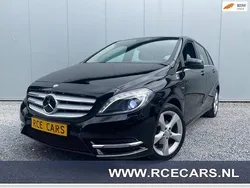 Zwart Gebruikt 2012 Mercedes B180 MPV | € 13.750 (Eerlijke prijs)