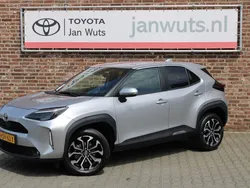 Grijs Gebruikt 2023 Toyota Yaris Cross X-plore SUV | € 31.950 (Iets duurder)