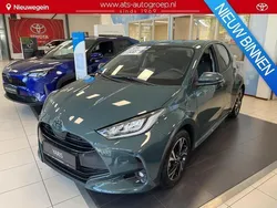 Groen Nieuw 2025 Toyota Yaris Comfort Hatchback | € 31.999 (Iets duurder)