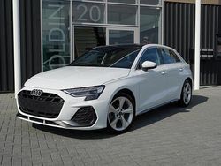 Wit Gebruikt 2024 Audi A3 Sportback Comfort Hatchback | € 43.500 (Duur)