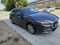 Grijs Gebruikt 2018 Mazda 3 Hatchback | € 15.250 (Eerlijke prijs)