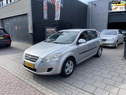 Grijs Gebruikt 2007 Kia Ceed Hatchback | € 2.499 (Eerlijke prijs)
