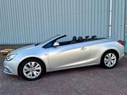 Grijs, metallic lak Gebruikt 2015 Opel Cascada Cosmo Cabriolet | € 13.950