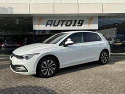 Wit Gebruikt 2023 VW Golf VIII Business Hatchback | € 35.919