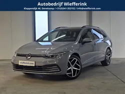 Grijs Gebruikt 2022 VW Golf VIII Life Stationwagen | € 24.450 (Eerlijke prijs)